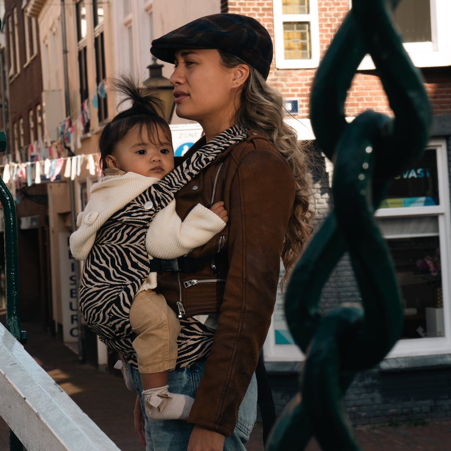 Baby carrier - Zebra Brown